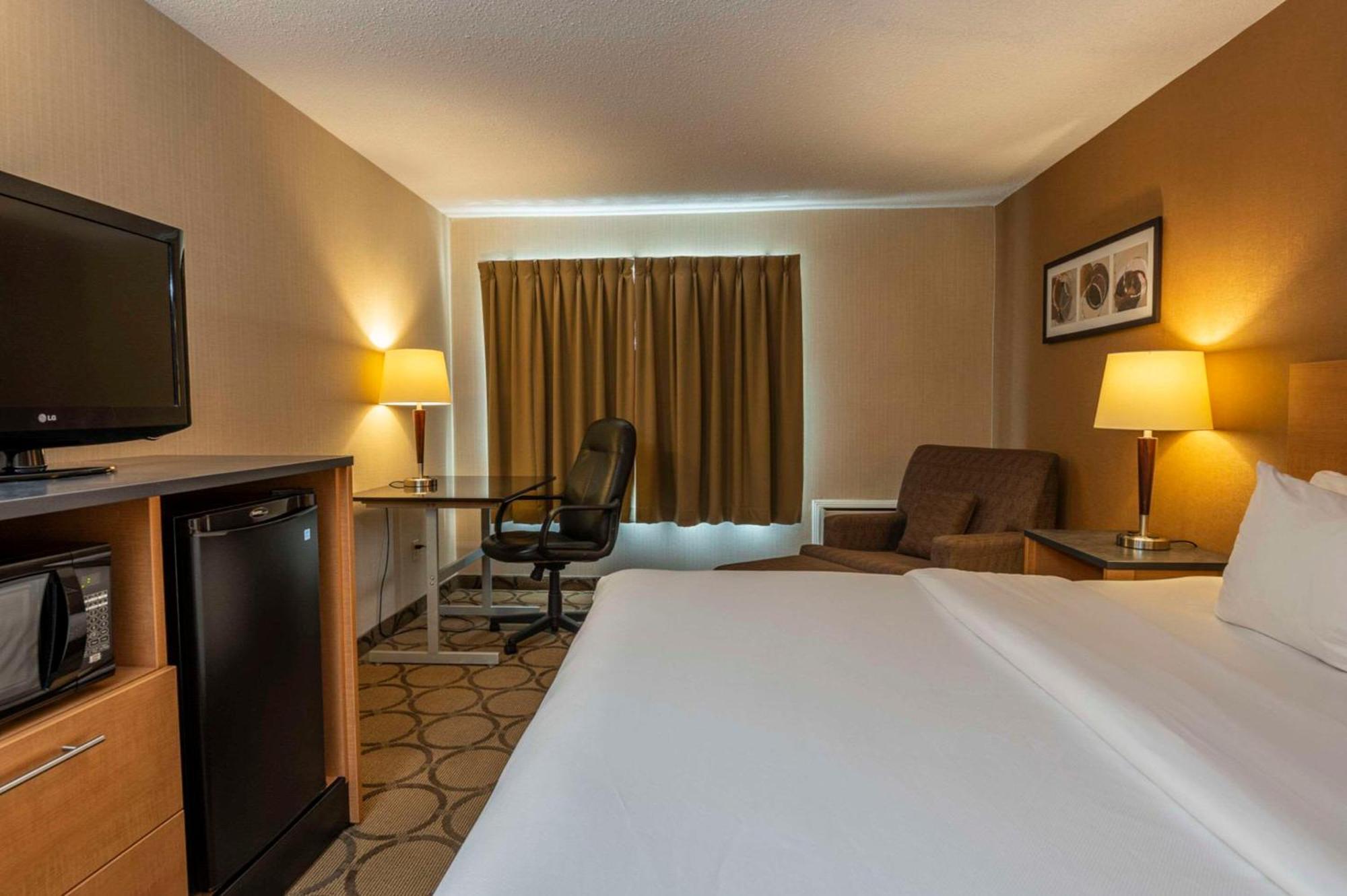Comfort Inn New Glasgow Exterior photo